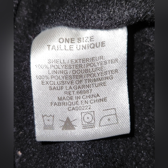 Hat and 2 Scarves - Green Camo Skulls and Green Camo - Boys OS - Picture 3 of 4